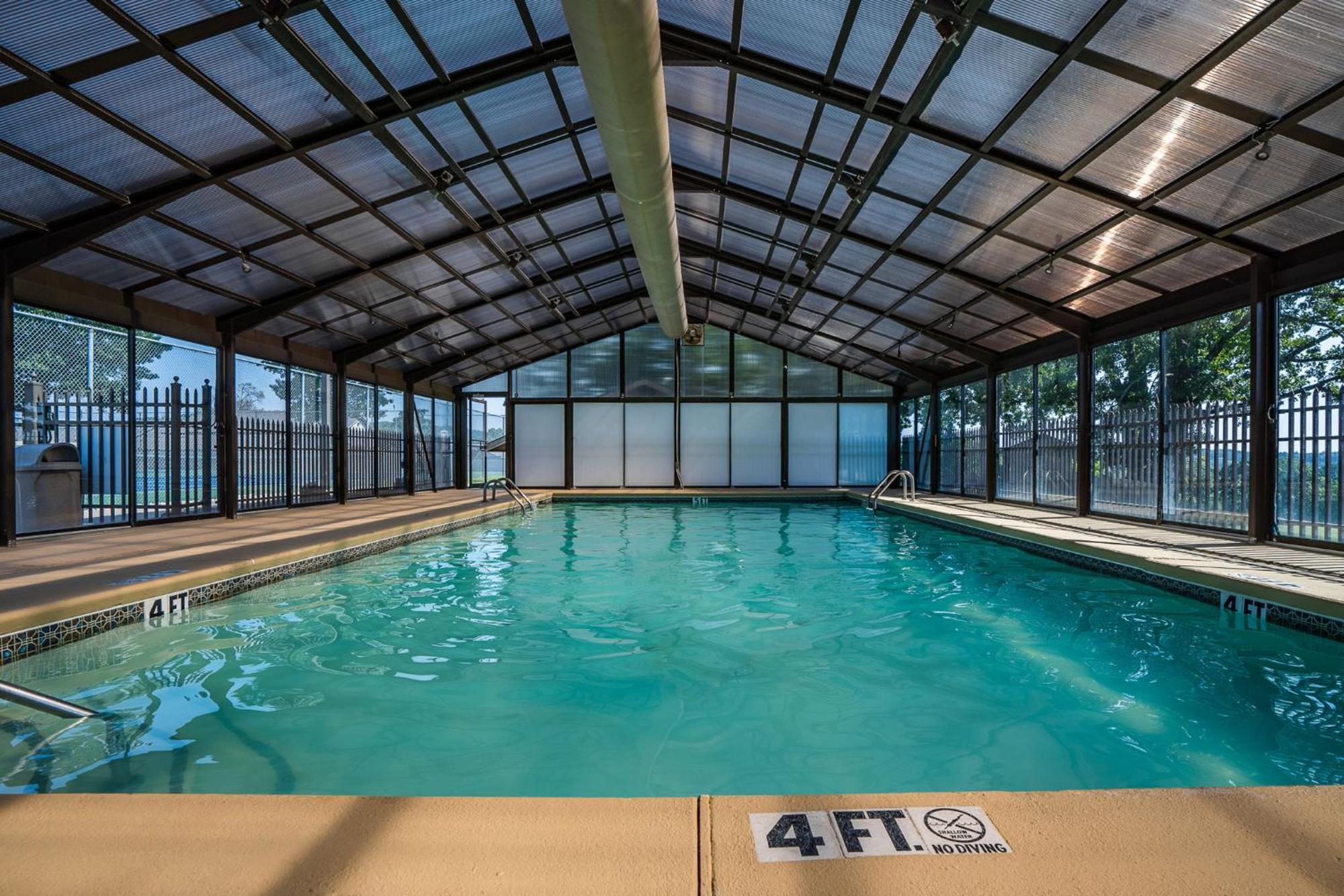 Elegant Lakeside Retreat In Branson Eksteriør bilde